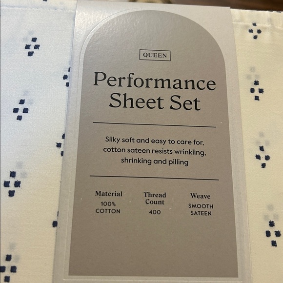 NWT Threshold Cream and Navy Performance Queen Sheet Set - Picture 2 of 8